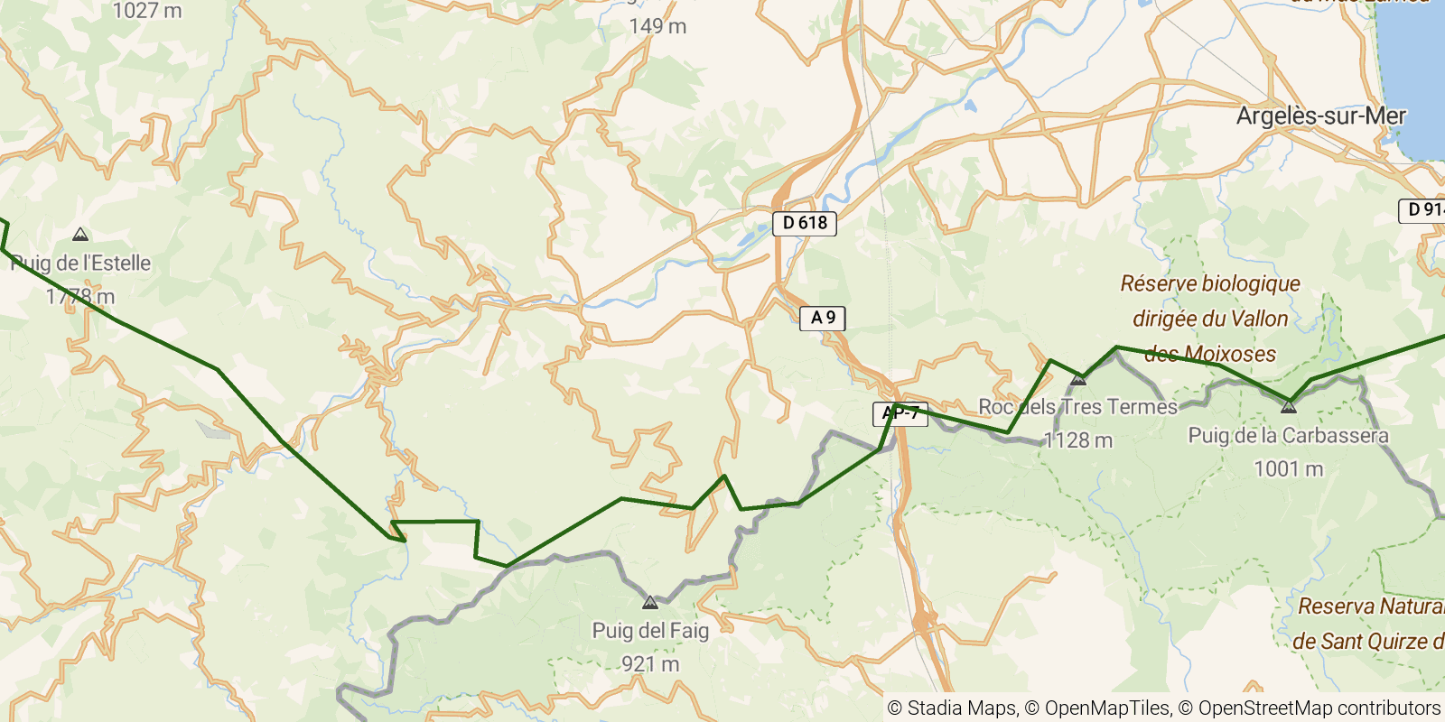 Route map of the GR10 – Pyrenees Traverse (Section 1) on OpenStreetMap terrain